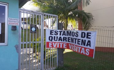 Condomínio de Criciúma organiza mutirão de limpeza e faz até oração para enfrentar quarentena