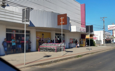 Manhã de sábado sem irregularidades no comércio