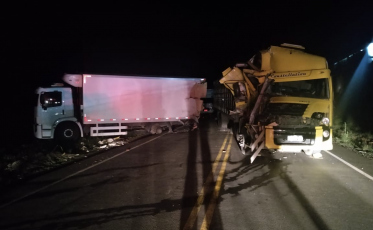 Acidente envolvendo dois caminhões é registrado em São Joaquim 