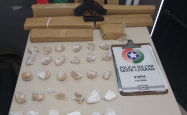 Mulheres são presas com 10 quilos de drogas e uma arma de fogo em Criciúma