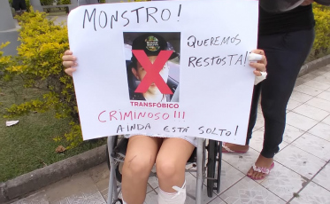 Em manifestação, o pedido de justiça para Rebeka Curtts 