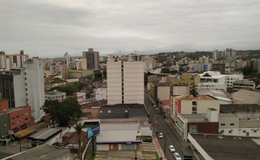 Feriadão com noites frias e tardes não tão quentes 