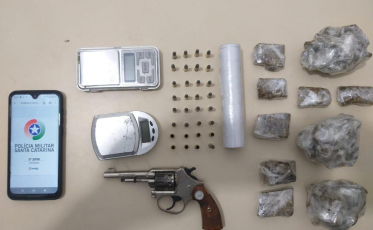 Homem é preso com revólver e mais de 300g de maconha em Criciúma