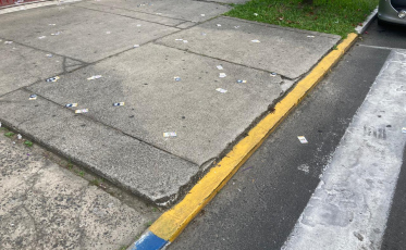 Espalhar santinhos pelo local de votação pode resultar em penalidades para candidato