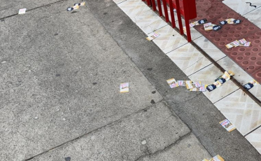 Menos santinhos espalhados pelas ruas neste domingo de eleição