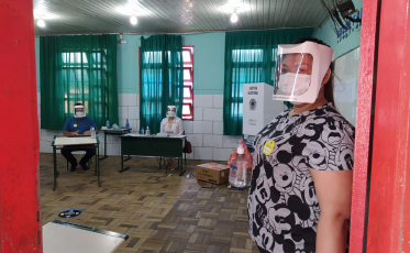 Máscaras, álcool em gel e distanciamento: uma eleição diferente