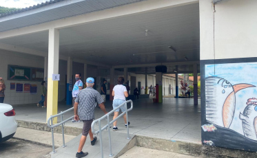 Colégios contam com rampas e elevadores para acessibilidade de eleitores 