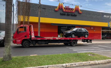 Em Araranguá, veículo é guinchado por propaganda eleitoral 