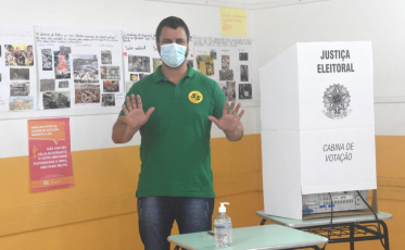 Em Içara, Alex Michels vai à urna confirmar o seu voto 