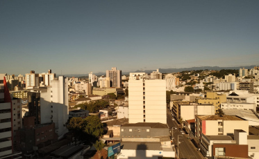 Fim de semana de sol e chuvas fracas no sul catarinense 