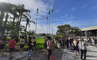 Professores protestam contra projeto que visa o fim das eleições de diretores escolares (VÍDEO)