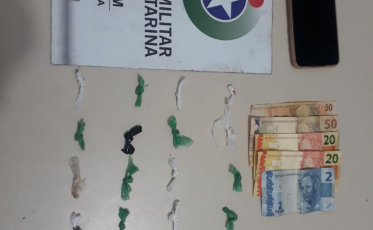 Homens são presos por tráfico de drogas na Vila Manaus 