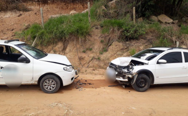 Dois veículos se envolvem em acidente em Jaguaruna