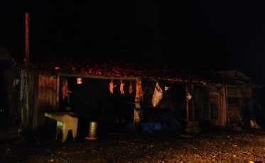 Incêndio atinge paiol com botijões de gás em Forquilhinha