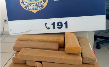 Carro de Siderópolis é flagrado com 50 quilos de maconha na BR-101