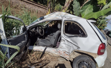 Carro e caminhão se envolvem em acidente em Urussanga