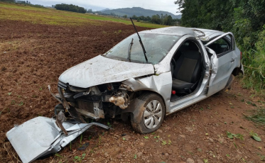 Motorista fica presa em ferragens após acidente de trânsito no extremo sul 