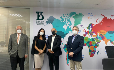 Deputada criciumense visita Instituto Butantan e afirma: estão comprometidos com as vidas