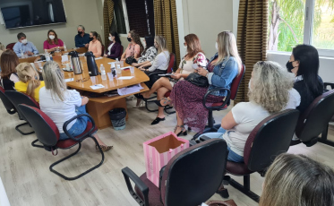 Frente Parlamentar em Defesa da Mulher realiza encontro na Amrec