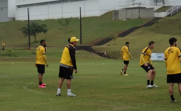 Paulo Baier comanda primeiro treino no CT do Tigre (VÍDEOS)