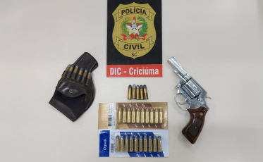 Revólver sem registro é apreendido na casa de empresário criciumense