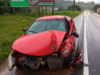Motorista bate em poste e é levado ao hospital