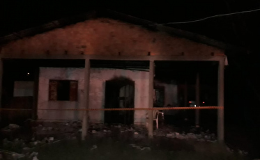 Incêndio atinge casa de alvenaria no sul de SC