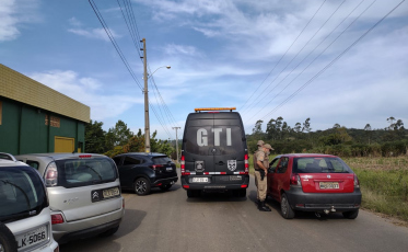 Presidiários se entregam e rebelião acaba na Penitenciária Sul