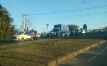 Acidente na SC-445 deixa trânsito lento 