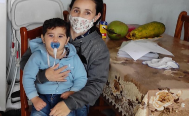 Em Criciúma, mãe cria vaquinha para conseguir pagar exame de filho de apenas dois anos