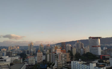 Após madrugada chuvosa, tempo começa a limpar e esquentar em Criciúma 