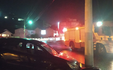 Homem é levado ao hospital após acidente de trânsito em Laguna