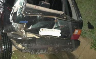 Motorista é prensado por caminhão em acidente na marginal da BR-101