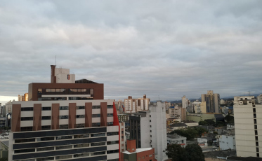 Tempo frio, nublado e com poucas aberturas de sol marcam a semana do sul de SC