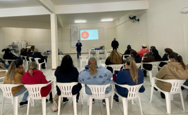 Agentes comunitárias de saúde de Cocal do Sul recebem qualificação