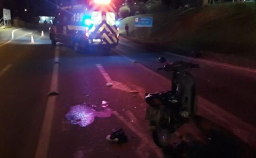 Mulher sofre fratura exposta em acidente de moto