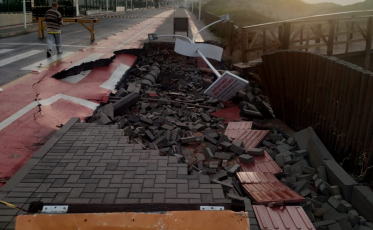 Chuva causou estragos no calçadão do Rincão