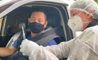 Prefeito de Cocal do Sul recebe vacina contra a Covid-19