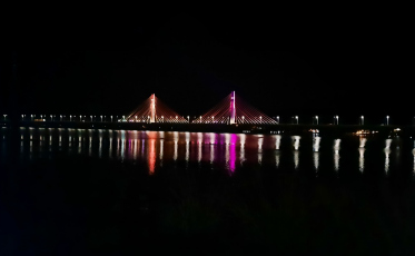Ponte Anita Garibaldi está com as cores do arco íris