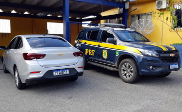 Automóvel locado e não devolvido é recuperado na BR-101