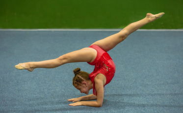 Jovens criciumenses participam de estadual de ginástica rítmica