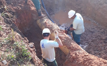 Metade da população de Içara sem água desde a quinta-feira