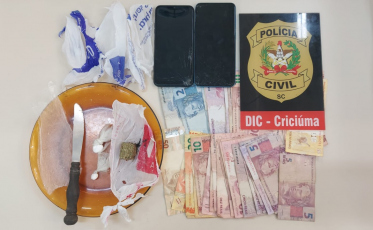 Quatro mandados de busca por tráfico de drogas são cumpridos em Criciúma