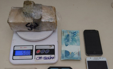 Dois são presos por tráfico em Içara