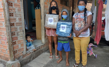 LBV entrega190 cobertores a famílias em Criciúma