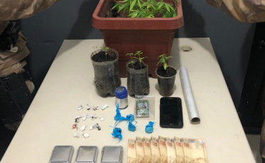 Adolescentes são presos por tráfico de drogas