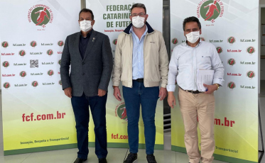 Caravaggio participa de reunião sobre o Catarinense