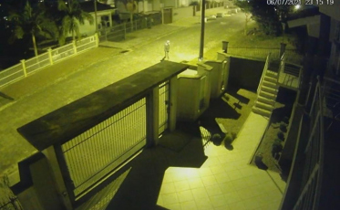 Homens que furtaram grades de bocas de lobo são identificados