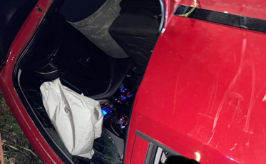 Homem perde o controle do veículo e cai em ribanceira