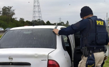 Carro furtado no sábado é localizado na BR-101